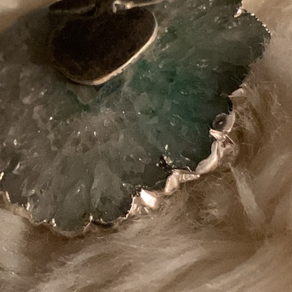 Mint green crystal Druzy pendant - Picture 9 of 11
